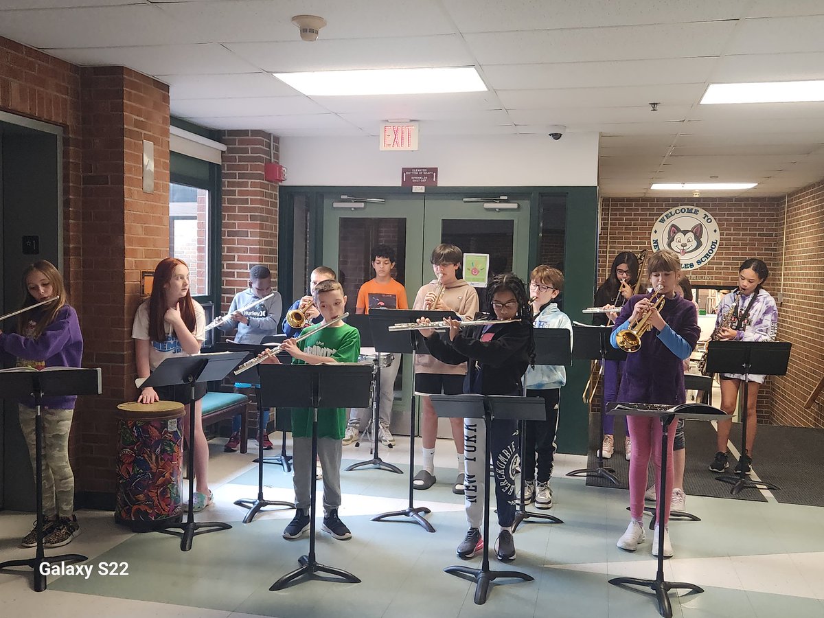 Thank you to our music teacher, Ms. Terlaga, and the school band for the musical greeting this morning! #OneNashua <a href="/newsearles1/">New Searles Elementary</a>  <a href="/HelayneTalbott/">Helayne Talbott</a> <a href="/tlkaufmann/">Trisha Kaufmann</a> <a href="/NASHUASCHOOLS/">NashuaSchools</a> <a href="/mariojandrade/">Mario J. Andrade</a> <a href="/SarfdeK/">Kimberly Sarfde</a> #elemMUSIC