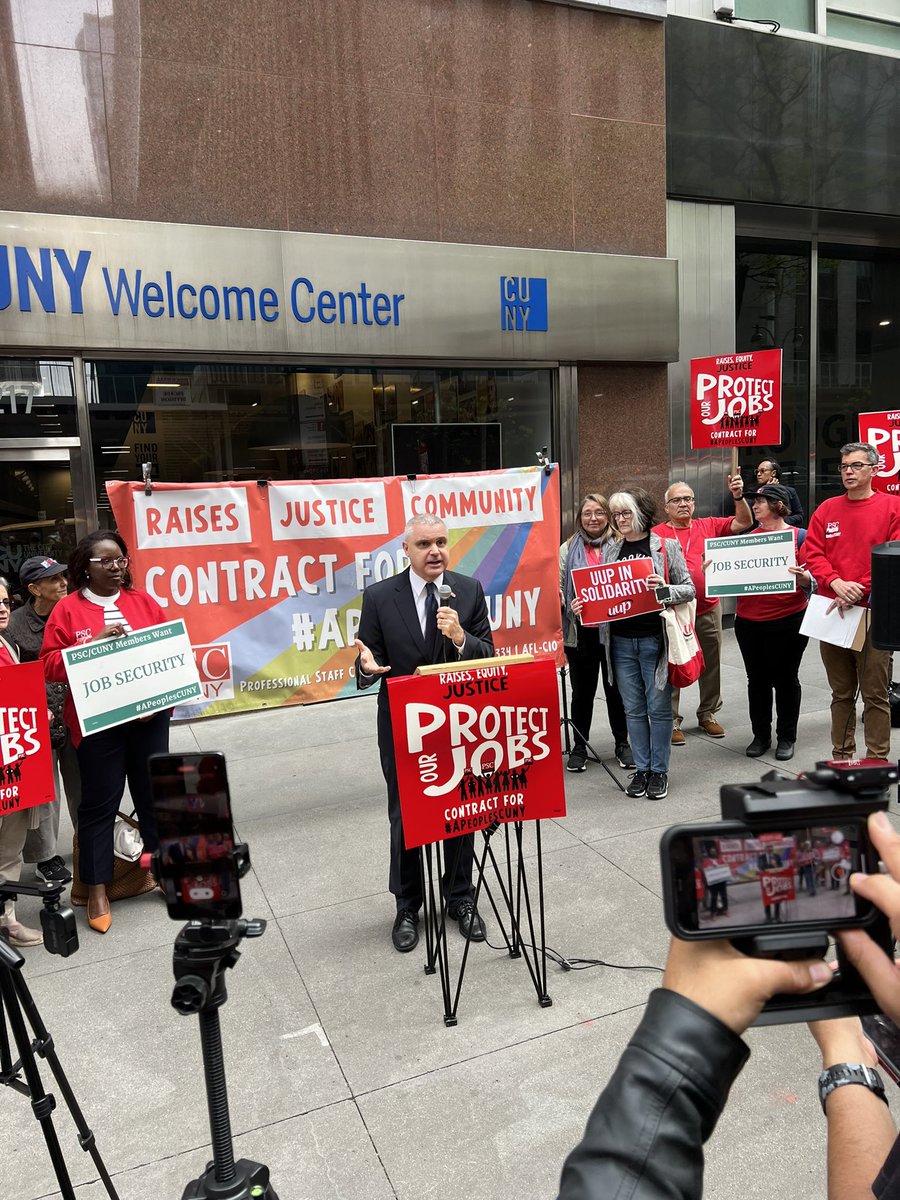 @NYSAFLCIO Pres Mario Cilento has a message of solidarity from 2.5 million NY workers. “Your fight for justice is our fight! Your fight for dignity is our fight! Your fight for job security is the fight of the whole labor movement! There is no CUNY without PSC!” #APeoplesCUNY