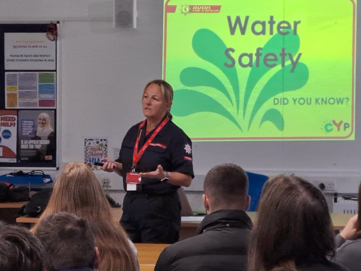 This week sixth formers had a useful talk about water safety led by @AvonFireRescue . There were plenty of useful tips and advice about what to do if you are caught in a current or how to help someone else experiencing difficulties in the water. @RPUffendell @AshtonParkSch