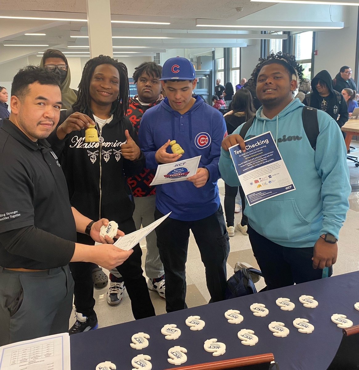 We had a great time last week at @KPHERMOSA's 'Bank Account Showcase', a Finance Fair aimed towards introducing students to money management! Our BD team spent the event answering questions about KCT, financial wellness, the differences between credit unions and banks, and more!