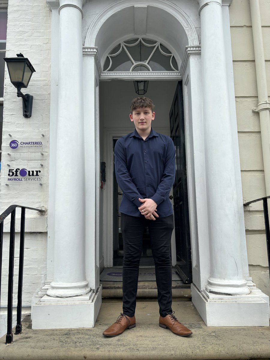 Introducing our new Business Admin Apprentice, Ellis 💜 Ellis joined the 360 team last week and has settled in perfectly. He will be looking after our office admin and will be the first point of call for our clients. He can’t wait to meet you all 😆 #business #apprentice