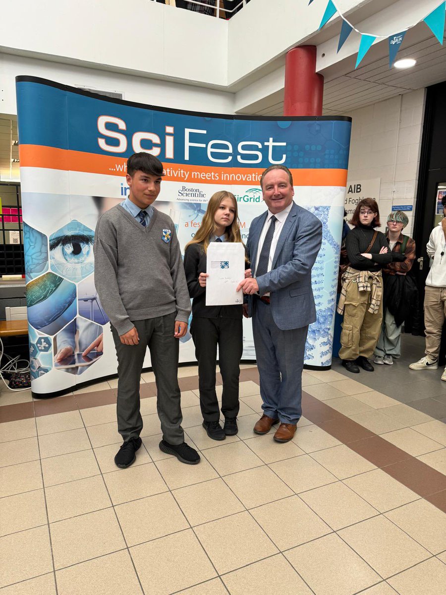 Hot off the press from @TUDBgreencampus @SciFest4STEM Our teams claim 1st place in Junior Physics & 2nd place Junior Biology 🙌🙌 Well done to our brilliant young Science students, Ms O’ Gorman & Ms Doyle 👏👏 #TCSandproud