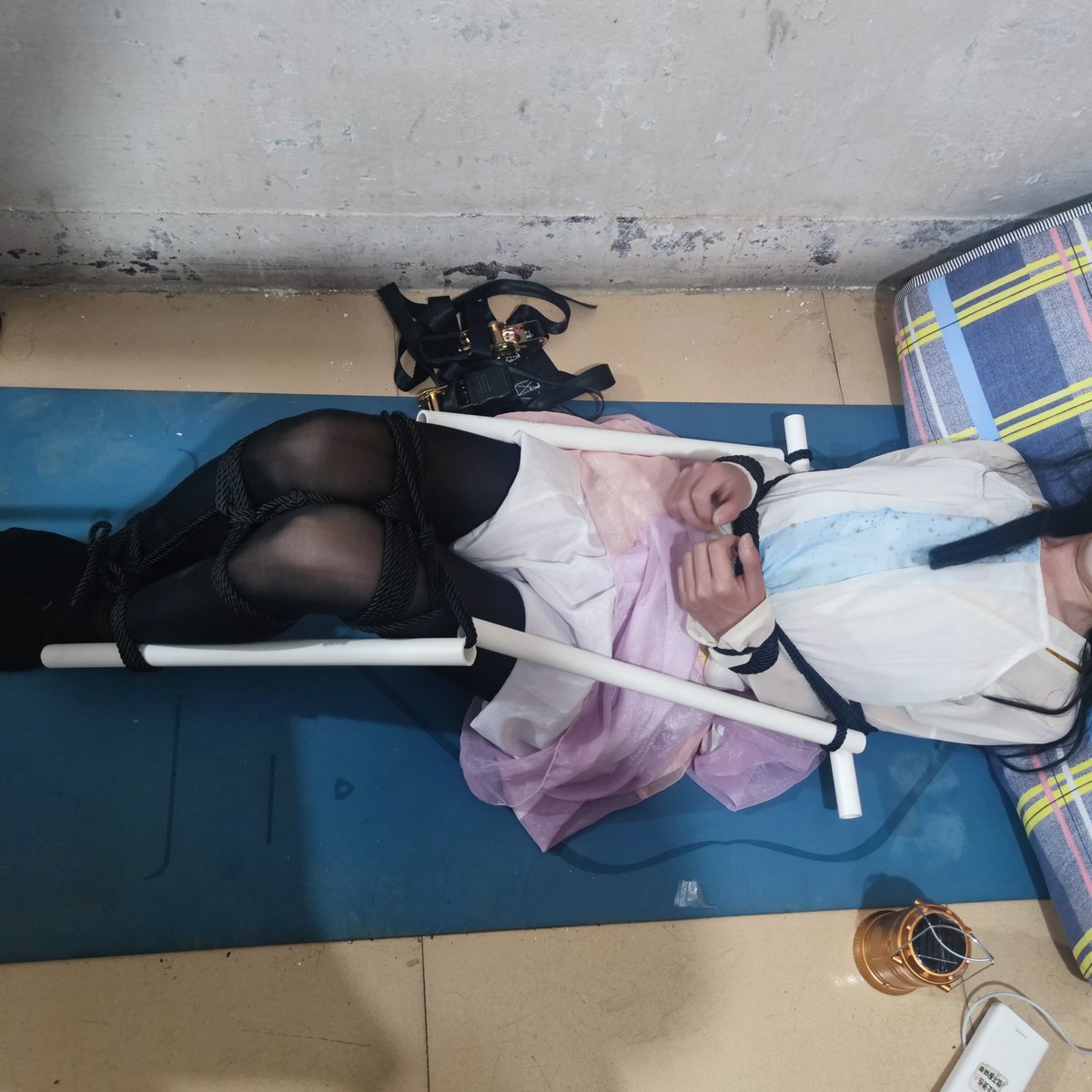 100个捆绑固定小混招之简易限位。
挨捆的<a href="/yonghen123456/">永恒</a>
捆的:我