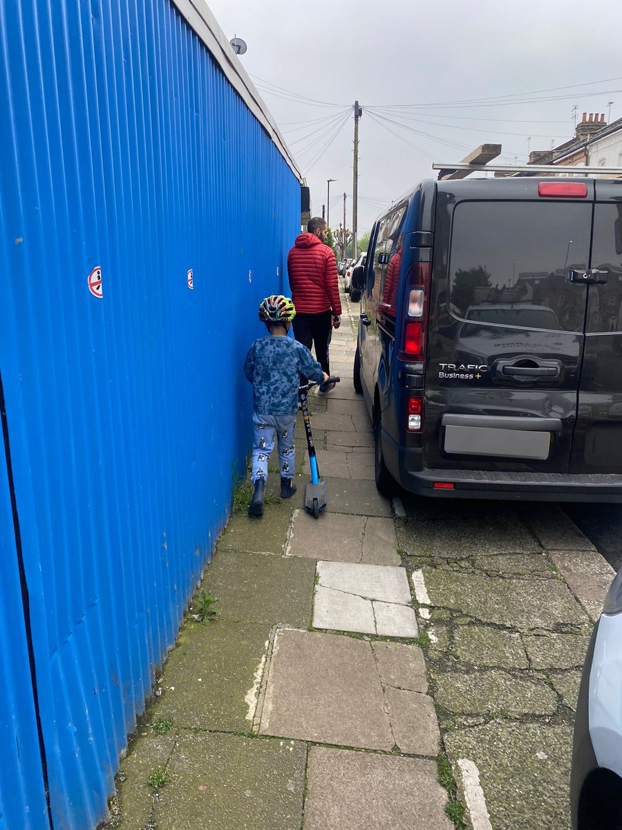 👇was on our walk from the polling station. It’s legal for the van to park like this. It’s pretty much within the lines, but it doesn’t leave much space for people. On streets like 👇, I feel it would be much better to have parking just on one side, leaving more space for ppl.