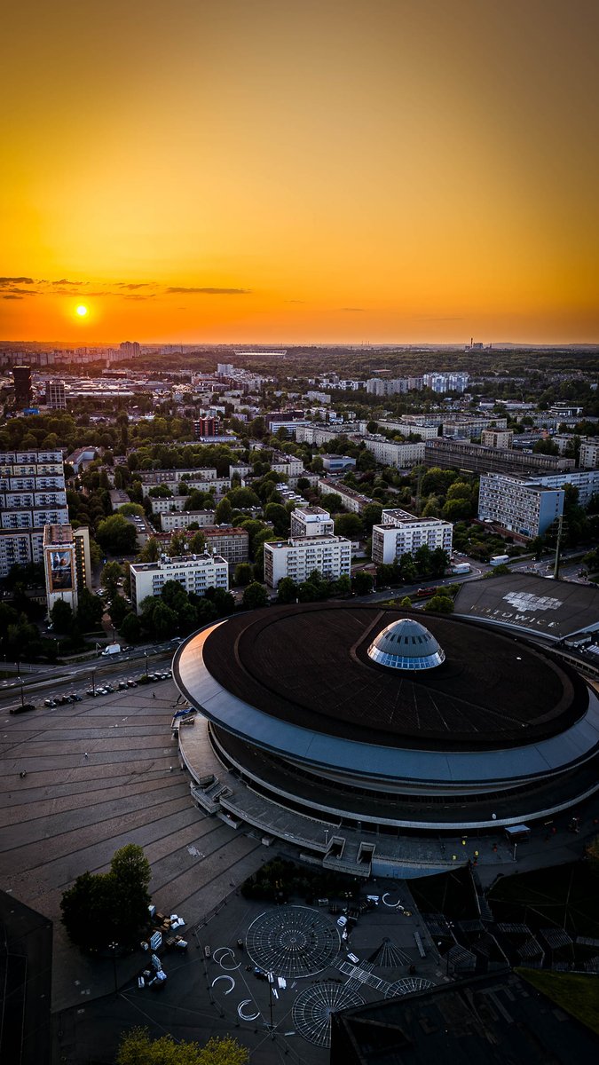 #Katowice - Spodek i dzielnica #Koszutka o zachodzie słońca. (fot. Marzena Podleżyńska)