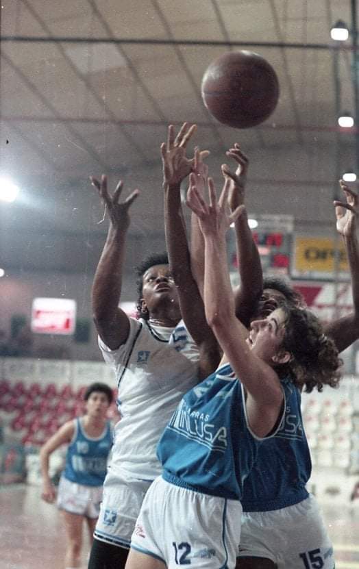 Hoxe está de noraboa unha das xogadoras mais grandes que pasaron polo noso clube.
Parabens Ana Heredero!!
<a href="/ovidio_gonzalez/">Ovidio González</a>
#xuncas  #xuncasD