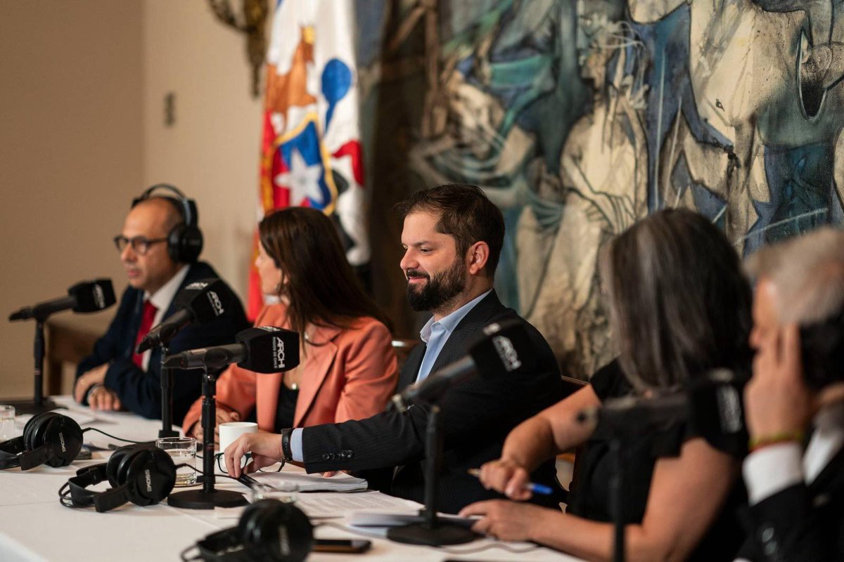 En el marco de la Cumbre de Libertad de Prensa, tuve una entrevista con más de 500 radios de @SomosARCHI en La Moneda para conversar respecto a diversos temas como seguridad, crecimiento económico y justicia social. Muchas gracias @VerFranco, @AngelicaBulnes, @JuMastorga y…