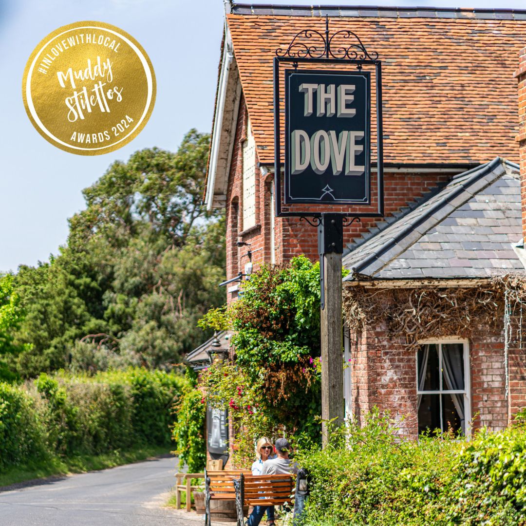 Congratulations to @Thedoveinn which has been named Best Destination Pub in this year's @muddystiletto Kent awards! @Thedoveinn will now go through to the @muddystilettos national finals, with winners due to be announced on July 11. Good luck to the team! 🍻🎉