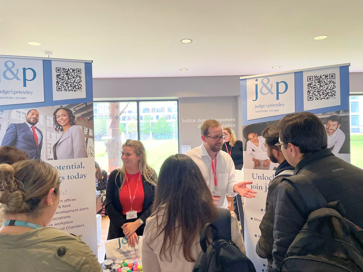 📖 @universityoflaw London Leavers Mini Fair 2024 was held yesterday. J&P’s Private Client team had the opportunity to meet undergraduate and postgraduate students completing their courses this summer. We were impressed by many of them, thank you for the invite! #CareerinLaw