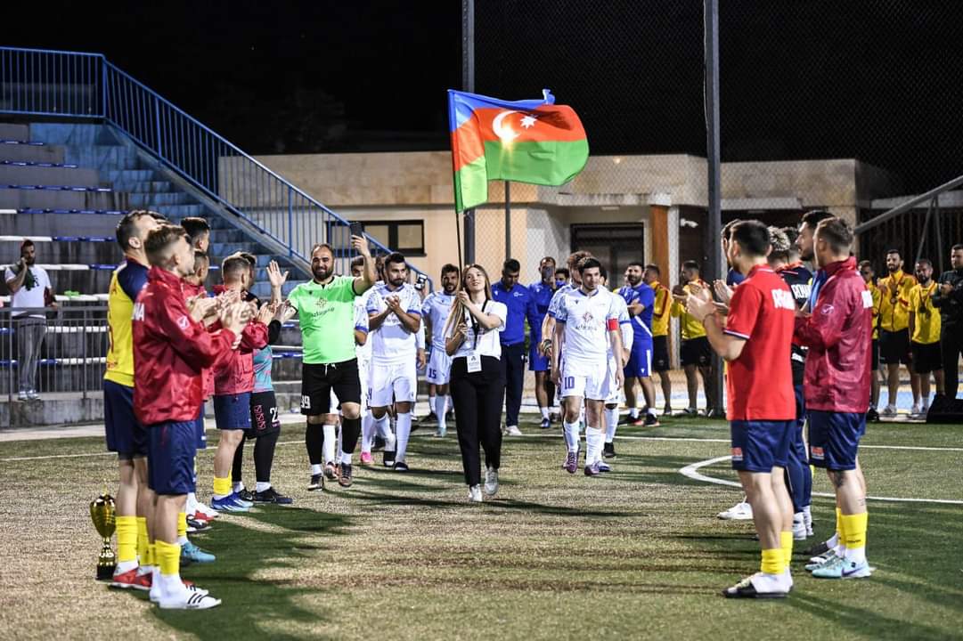 Monteneqronun paytaxtı Podqoritsa şəhərində keçirilən beynəlxalq turnirdə minifutbol üzrə milli komandamız finalda Rumıniya komandasına 5:4 hesabı ilə qalib gələrək baş mükafatı qazanıblar.
Təbrik edirik!

#Gənclərİdman #AzeSport #birkimibirlikdə