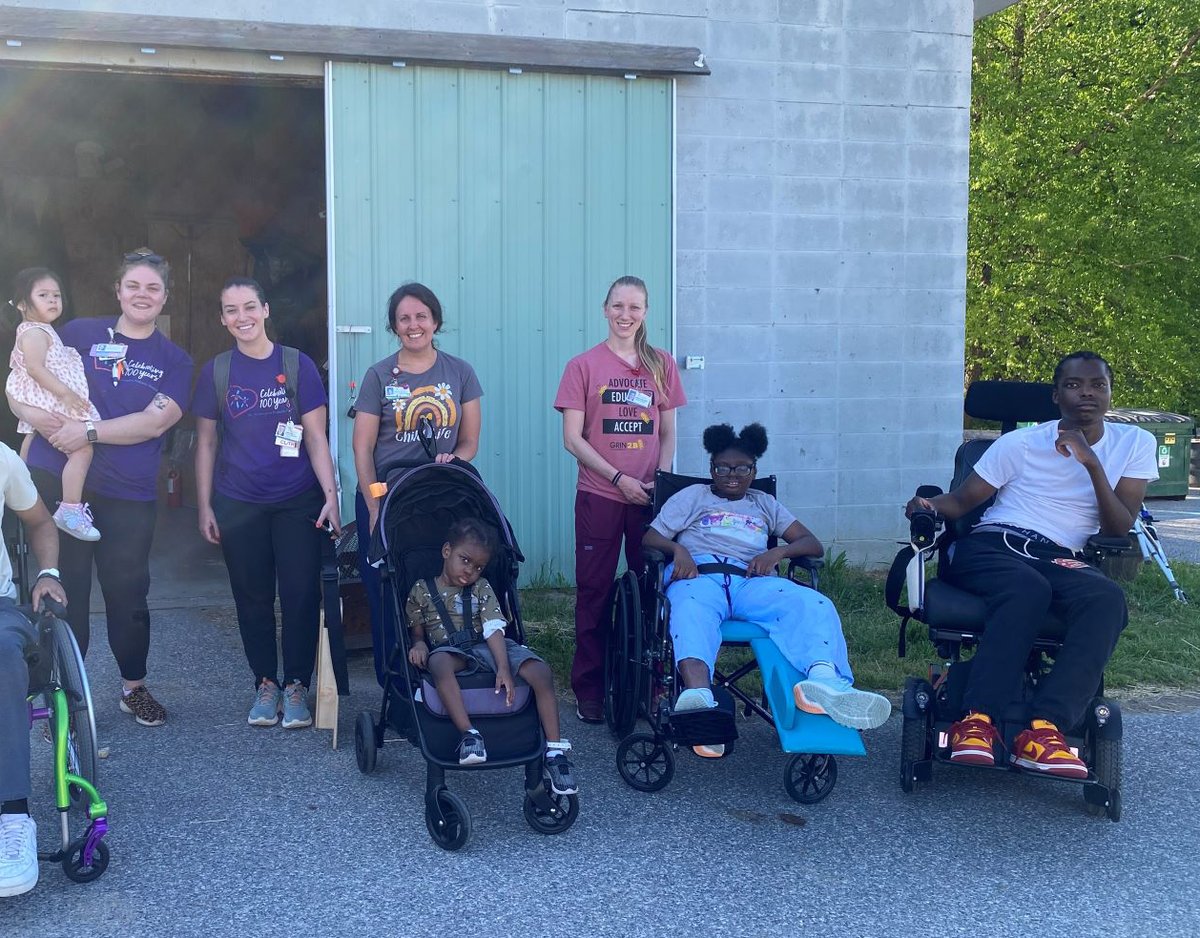 Yesterday our patients had a great experience visiting the Graham Equestrian Center (GEC). GEC calls their program Horse “Discovery Days” and that it was! The staff brought the horses right out to the kids and each child got to meet several horses, and feed, pet, and brush them.