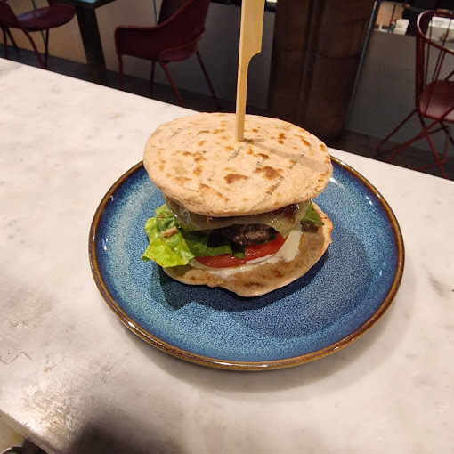 I am not sure this is common in London, but it is absolutely not what I had in mind when I asked for a burger