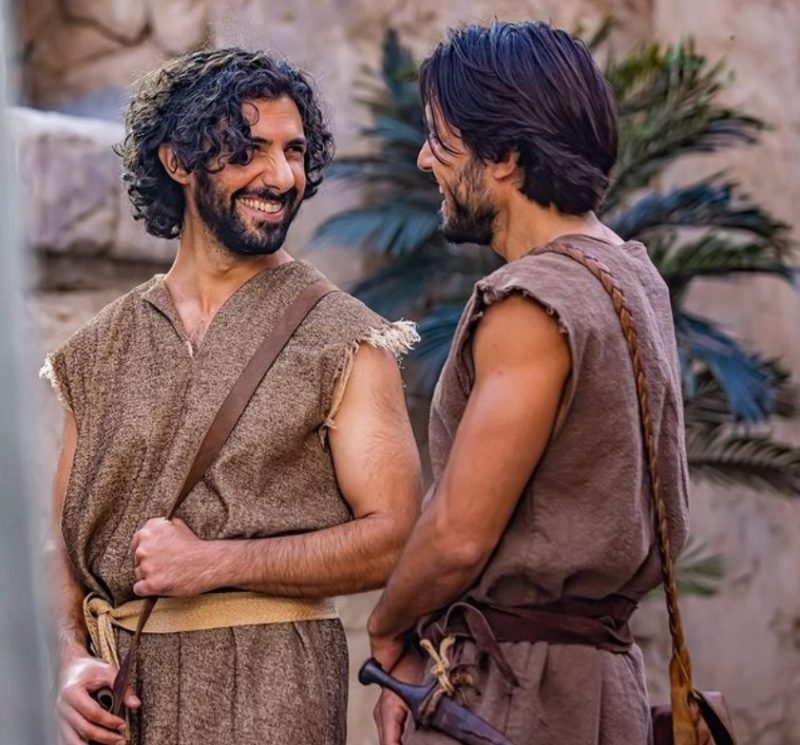 “𝗧𝗵𝗲 𝗖𝗵𝗼𝘀𝗲𝗻” 𝗘𝗻𝗰𝘂𝗲𝗻𝘁𝗿𝗮 𝘂𝗻 𝗡𝘂𝗲𝘃𝗼 𝗛𝗼𝗴𝗮𝗿 𝗲𝗻 𝗗𝗶𝘀𝗻𝗲𝘆+¿𝗹𝗮 𝗰𝘂𝗮𝗿𝘁𝗮 𝘁𝗲𝗺𝗽𝗼𝗿𝗮𝗱𝗮?
Nota completa en: enfoque.ar/index.php?nota… 🙌 #TheChosen #Temporada4 #DisneyPlus #EventosEspeciales #ChosenCon 🎉📽️