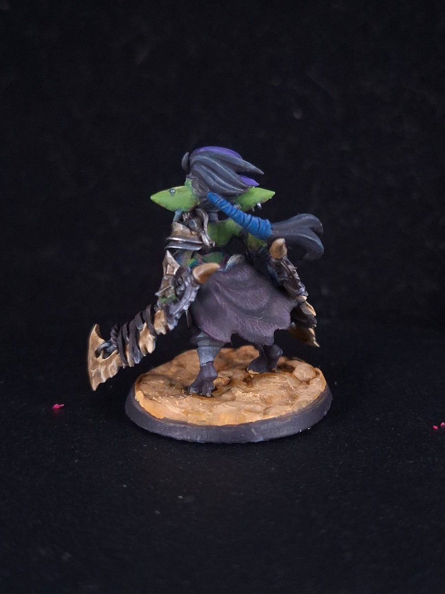 Level 99 Goblin from @twingoddessmini 
A lovely mini as usual. I really just need to paint all these goblins

#miniaturepainting 
#dndcharacter
#goblin