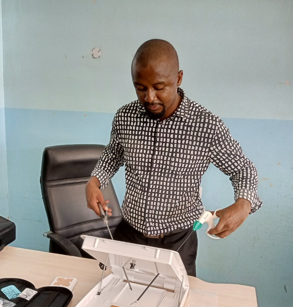 'There is a huge burden of children's surgical conditions in my country, Gambia. We only have 1 paediatric surgeon for the entire country.' 🇬🇲 📚 Dr. Abdoulie Bah is a paediatric surgical trainee and user of our e-learning platform, PAPSEP, currently based in Ghana. How is…