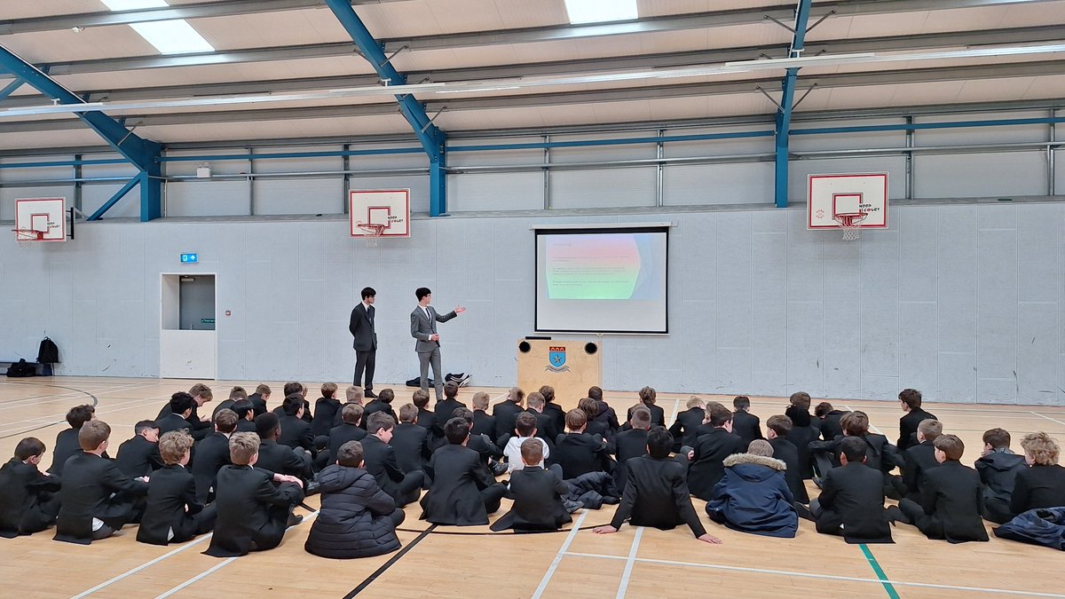 De La Salle College tweet media