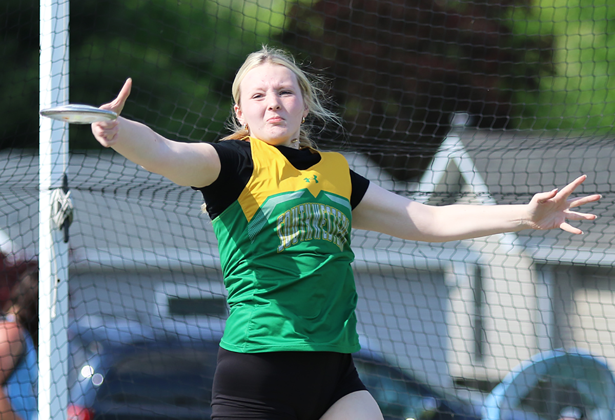 Cavies' Gibson three-peats in discus, North Mac girls win SCC thetelegraph.com/sports/article… via @altontelegraph