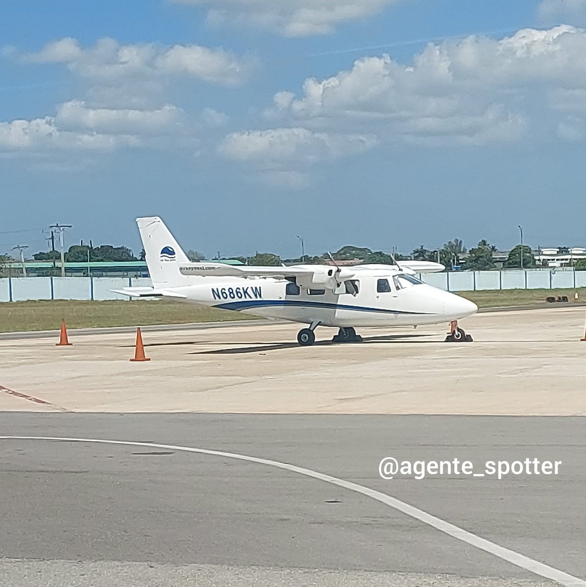 Partenavia P-68 | N686KW | A91A77

Charter de excrusiones para artistas, faranduleros y fascinerosos de visita.
17Abril  #KeyWest-#Habana | t.ly/NZDEn

Derechos de la foto a su autor: En #JoseMarti #Habana t.ly/_7oh6

#ADSB #cuavion #planespotting #Cuba