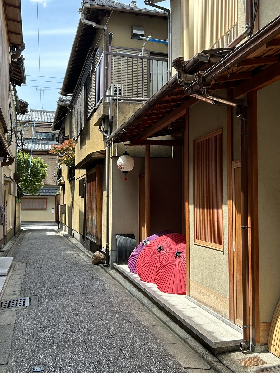 雨の翌る日の宮川町