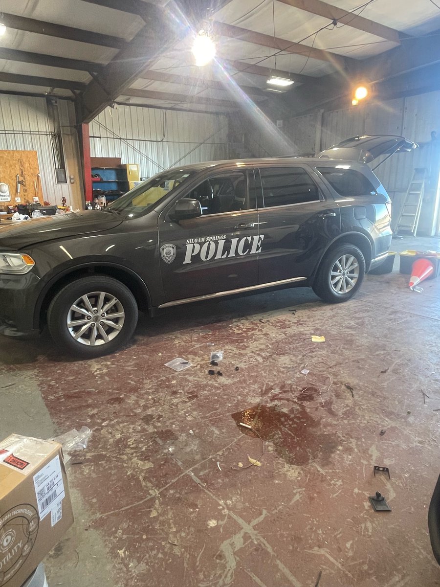 In just one week, the Siloam Springs PD completed the installation and training for their Utility technology! Now equipped with 52 Body Cams and 42 In-Car Video Systems, the agency is empowered to enhance safety and efficiency! #SiloamSprings #Arkansas #Police