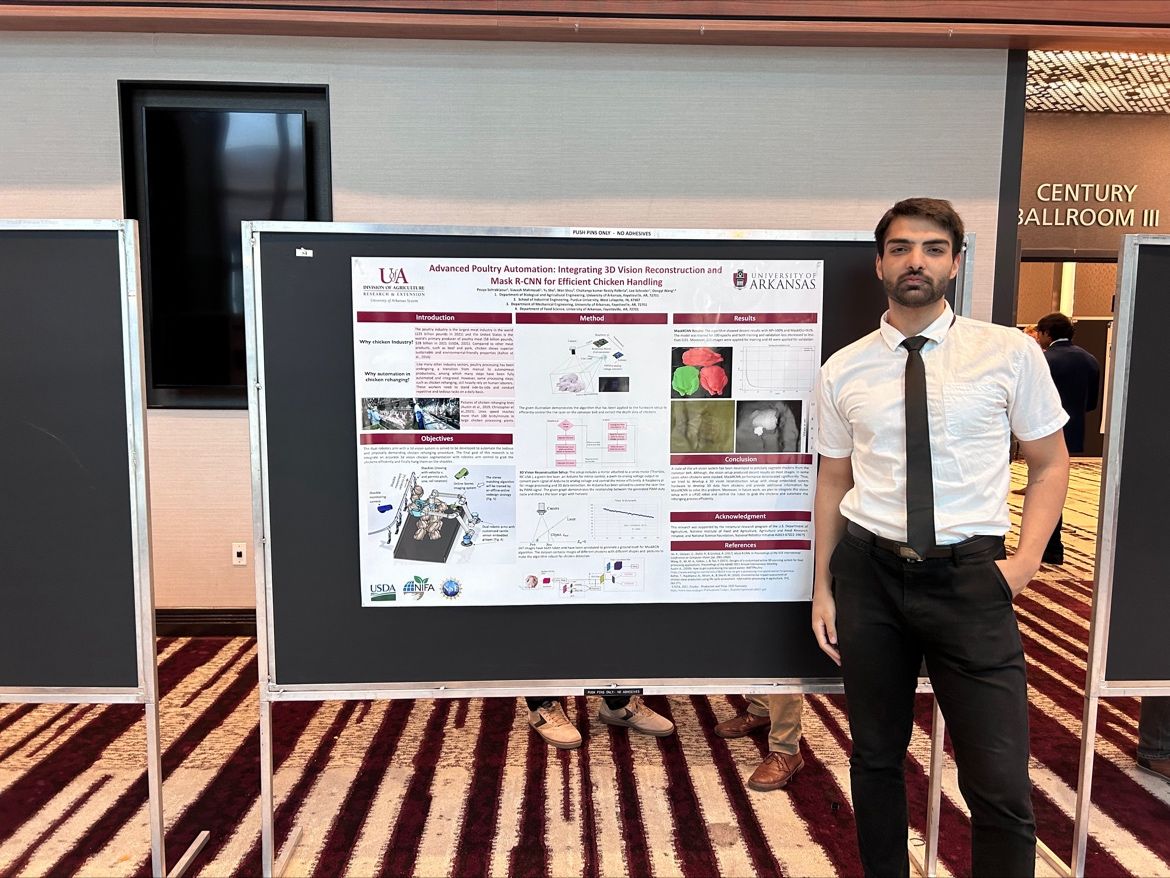 Congratulations to Pouya Sohrabipour, grad student in the biological and agricultural engineering department, for taking first place in the poster contest at the AI in Agriculture Conference. Read more about the research at aaes.uada.edu/news/baeg-stud… @AginArk @uarkbeng