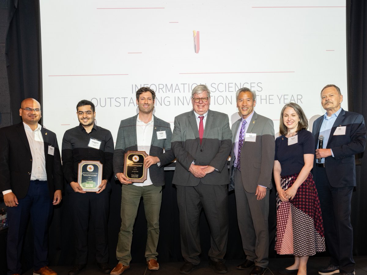 Congrats to prof. @tomgoldsteincs, grad student @ahans30, & alumnus @A_v_i__S on winning a UMD Invention of the Year award! Their technology, called Binoculars, can detect text generated by large language models at an almost 90% success rate. Read more: go.umd.edu/3y0RL0j