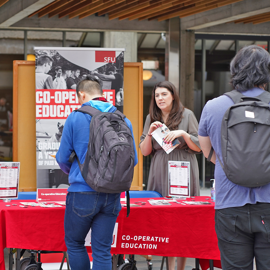 SFUReady is back! Find valuable information about all the resources and services available at SFU, speak to knowledgeable staff, and pick up some swag and prizes! 📍 SFU Burnaby - Convo Mall ⏰ May 7 | 12-3pm 📍 SFU Surrey - Mezzanine ⏰ May 8 | 12-3pm