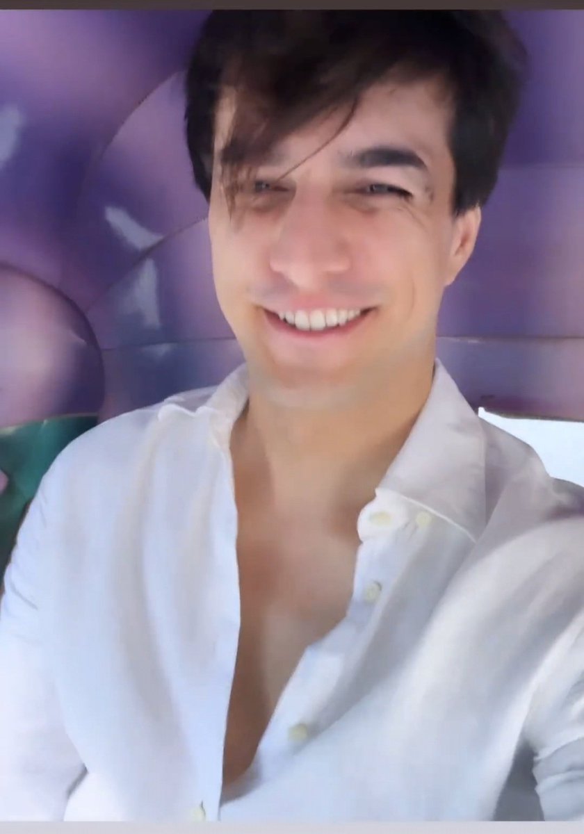 But when u smile, the world seems alright 👍 
#MohsinKhan