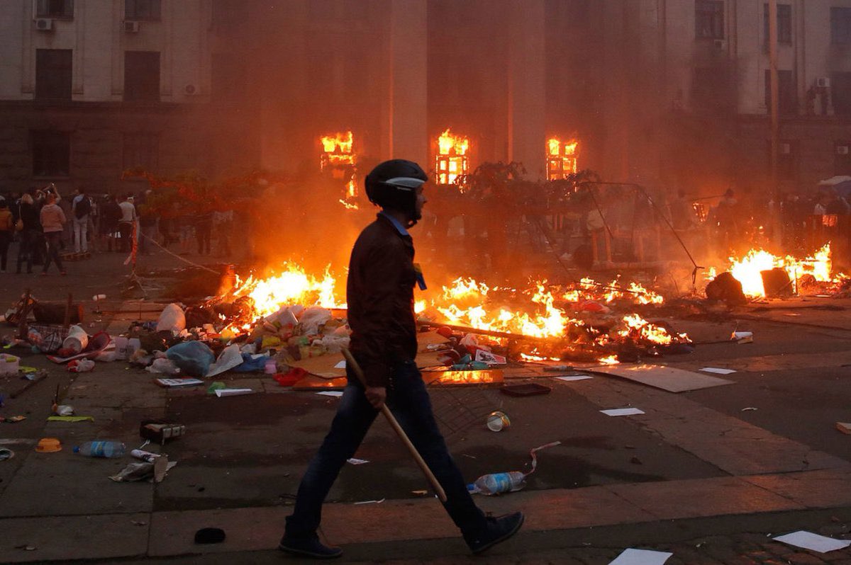 Am 02. Mai 2014 - heute vor 10 Jahren - haben ukrainische Nazis das Gewerkschaftshaus in Odessa umzingelt & angezündet. Dort befanden sich Menschen, die den vom Westen eingeleiteten Maidan-Umsturz ablehnten. Vor allem russischsprachige Menschen. Jeder, der herauswollte, um sich…