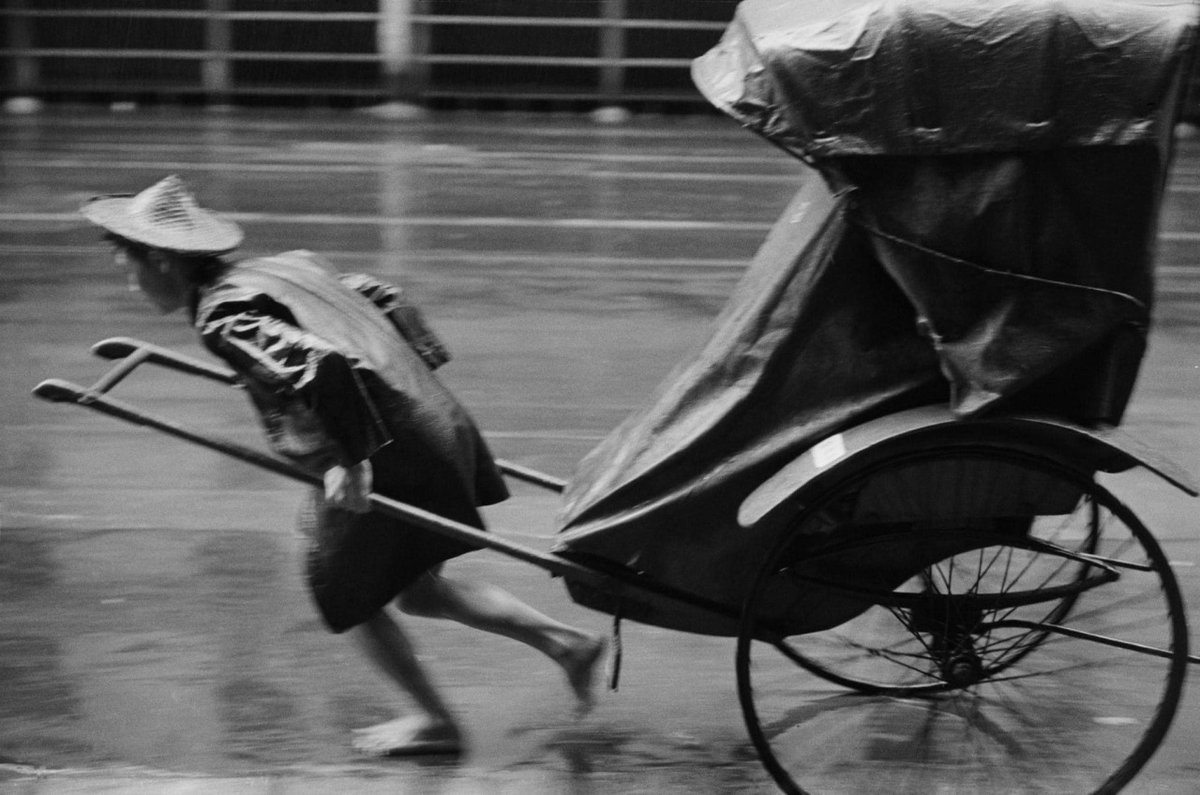 Werner Bischof. Rickshaw man. Hong-Kong, 1952.