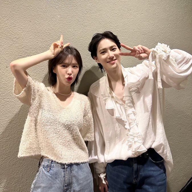 eoflxld0_tt_'s tweet photo. 수호X웬디 믿고듣는 아기천사조합 너무 기대돼 https://t.co/48wS2byrCe