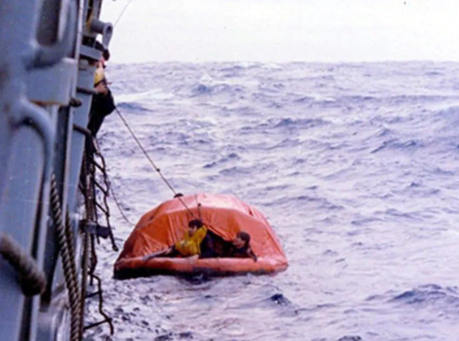 Weretilneck's tweet image. 🇦🇷 Hoy se cumplen 42 años de aquel 2 de mayo de 1982 cuando se produjo el hundimiento del crucero ARA "General Belgrano" atacado por un submarino británico en medio del conflicto por la soberanía de las Islas Malvinas y del Atlántico Sur, la mayor tragedia naval de la historia de…