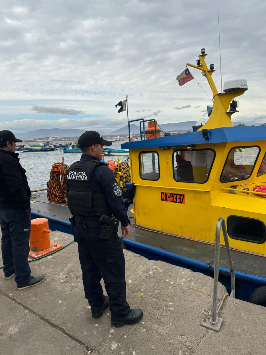 La #PolicíaMarítima de la Capitanía de Puerto de #Quintero, realizó fiscalización en prevención del delito en las playas el Duranzno, los Enamorados, Embarcadero y Sector muelle Asimar. @Armada_Chile @DGTM_Chile @Cp_Quintero