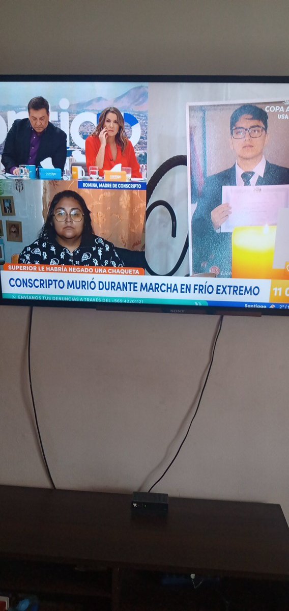 DiFUNDIR! Los hicieron marchar a  -15 grados con polera!  a 2 semanas de entrar al servicio militar! Sus compañeros están con miedo de contar lo sucedido, porque no los dejan salir!  
@meganoticiascl #perromatapaco #Iquique @Mayafernandeza