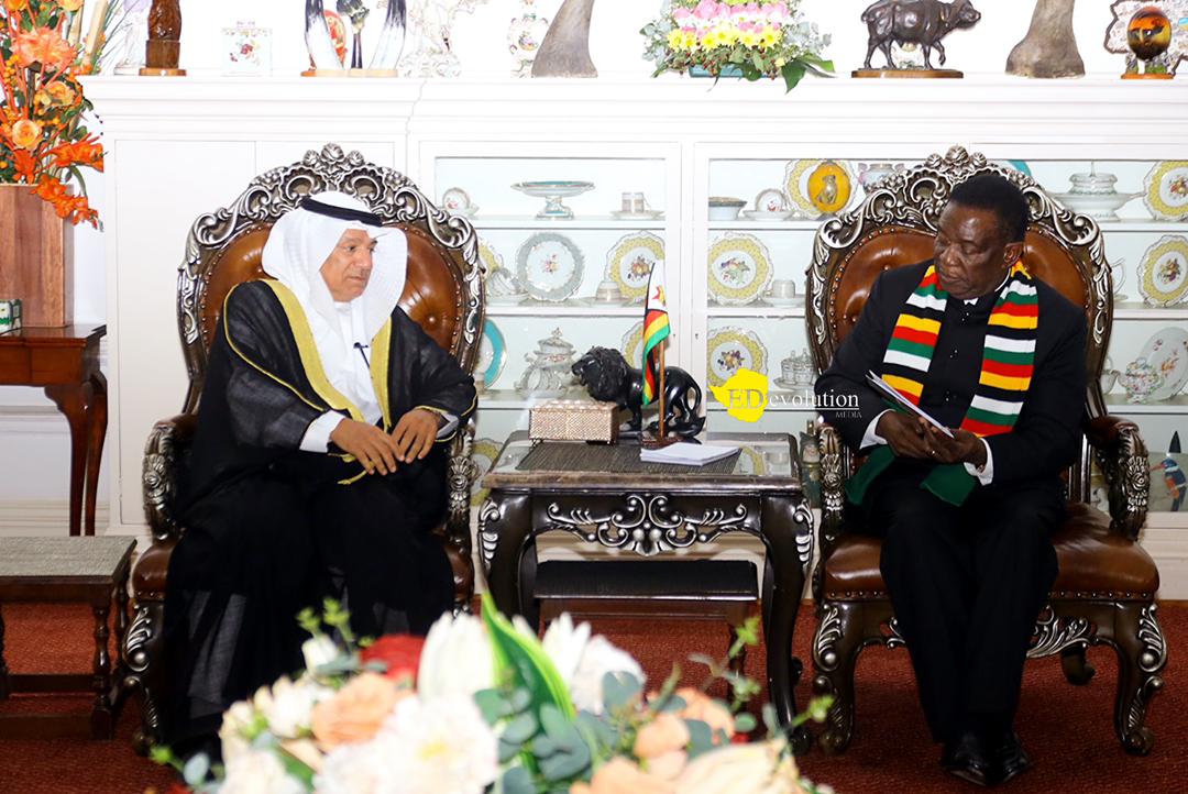 MakuzaWisd92236's tweet photo. The outgoing Kuwait Ambassador Salem Shibeeb-Al- Khaledi paid  a courtesy call on President Emmerson Mnangagwa at State House today.

#engagement
#friendtoall https://t.co/wqNjd6fyIe