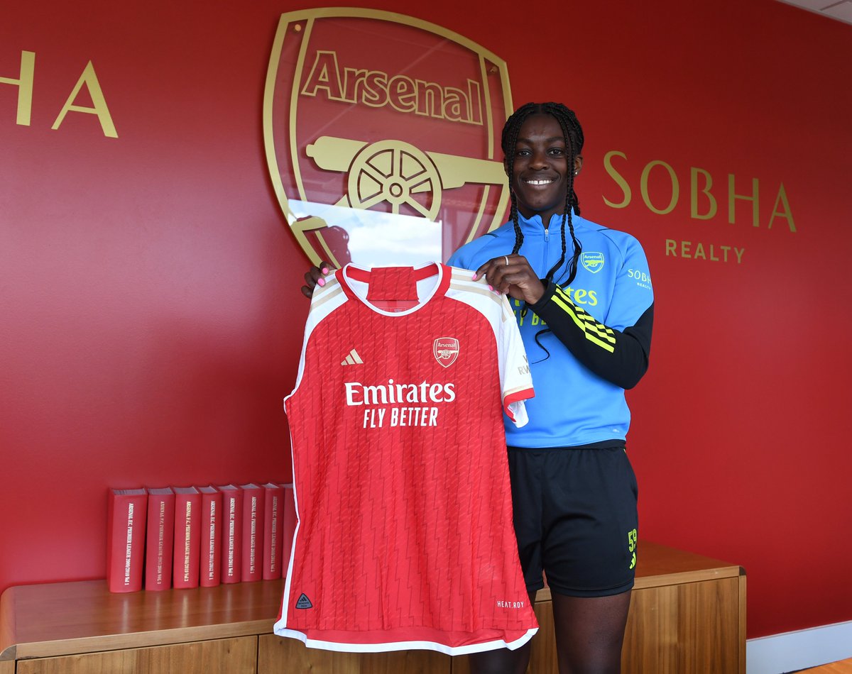 Michelle Agyemang joined our academy at six years old. 12 years later, she's put pen to paper.

Then and now, it's all Arsenal ❤️