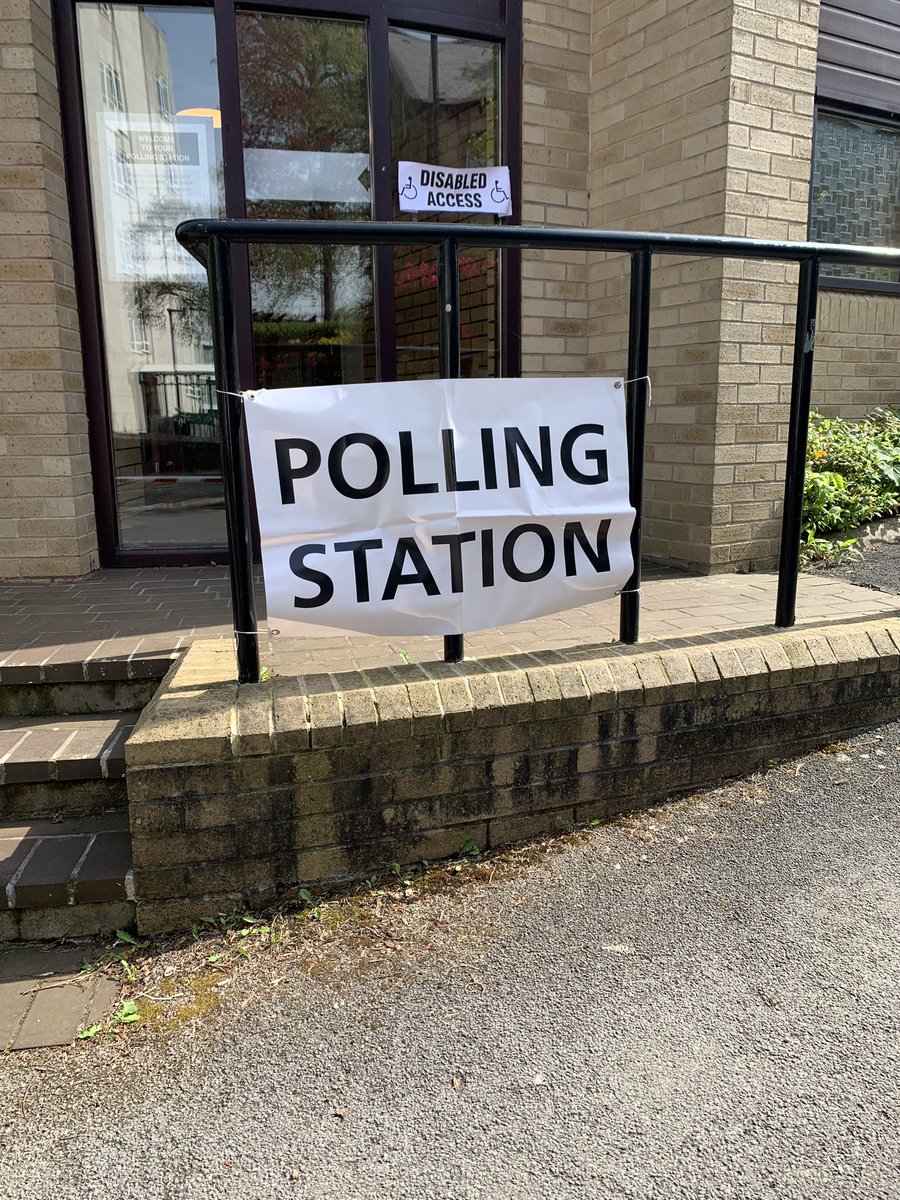 A lovely sunny day for local and mayoral elections! Delighted to have voted for @olivercoppard for Mayor of South Yorkshire and my local Labour party candidate. If you haven’t already, head to the polling station and make an X this May 4th🗳️🌹