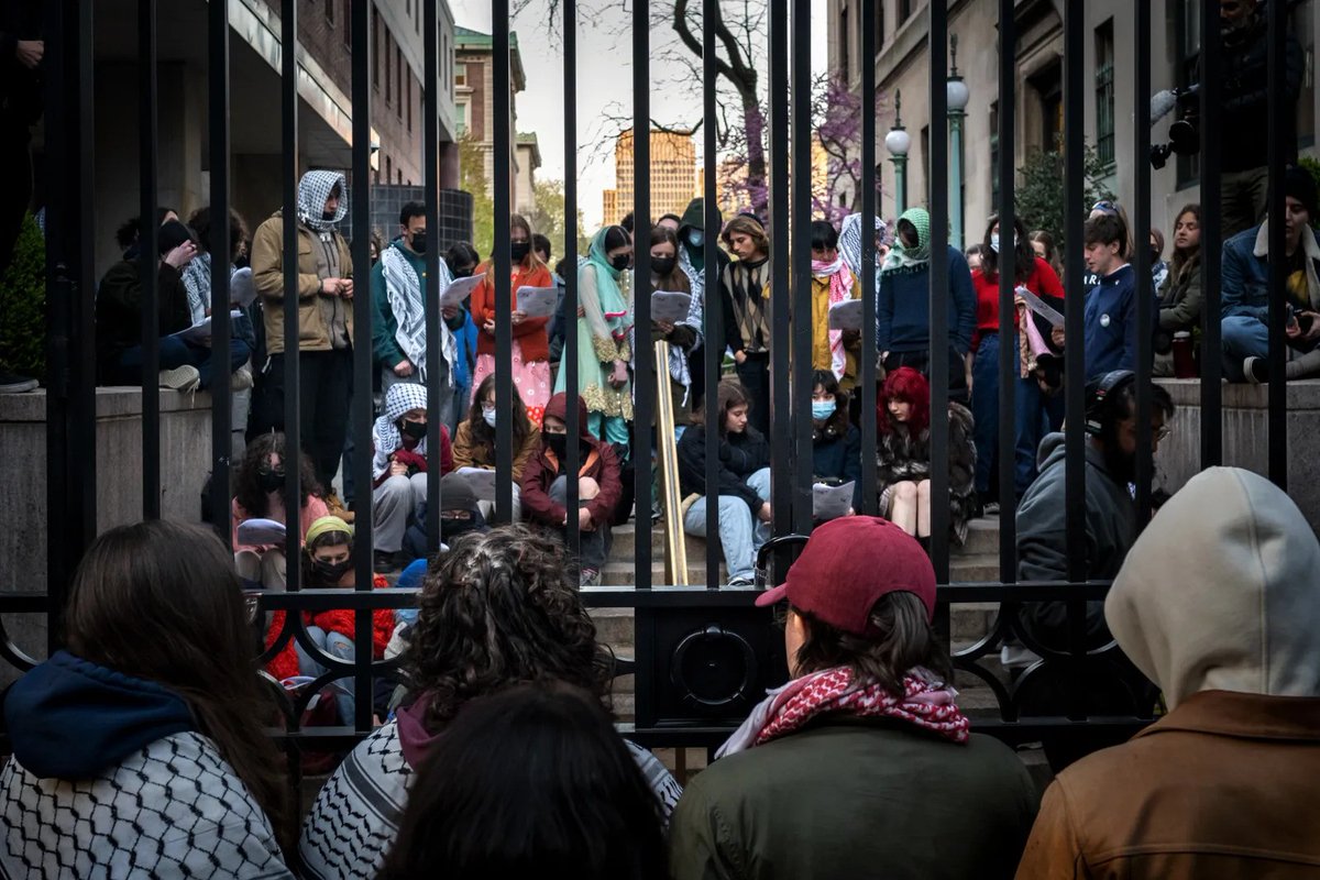 Today in The @NewYorker: Dean Jelani Cobb highlights the photojournalism undertaken by Prof. @NinaBerman during these weeks of protest at Columbia University. See this 'source of memory and understanding:' newyorker.com/magazine/2024/…