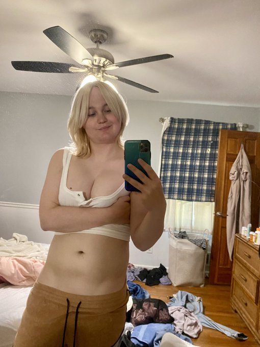 Sent these to a cute girl last night, you think they&rsquo;re sexy enough?? https://t.co/gXsSwOsuWw