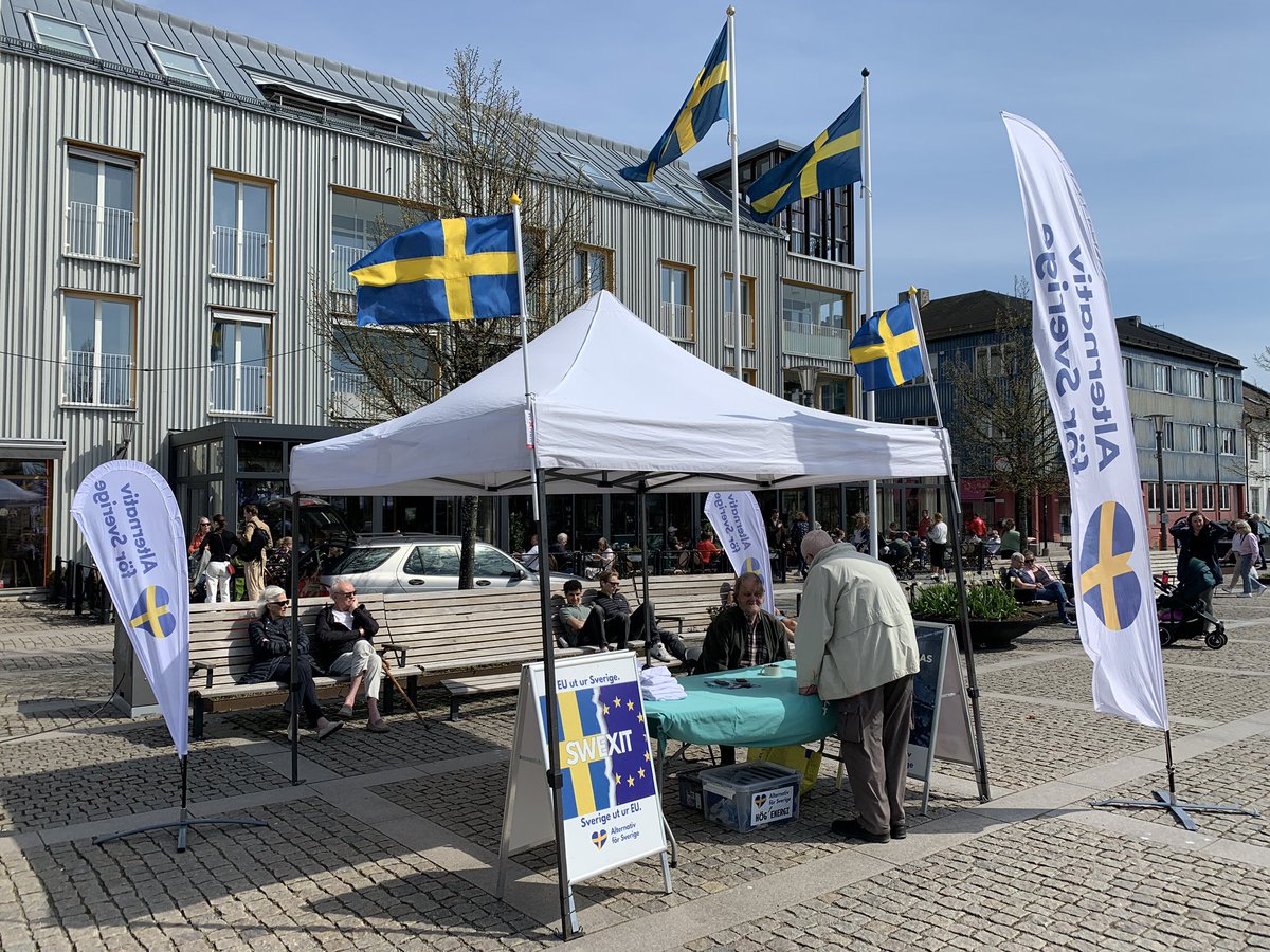 🌞 Idag blev det en solig dag med många intressanta samtal och diskussioner med Kungsbackabor.
👌🏻 @AFS_riks både hörs och syns i lokalsamhället runt om i Sverige.
#AFS2024 #swexit