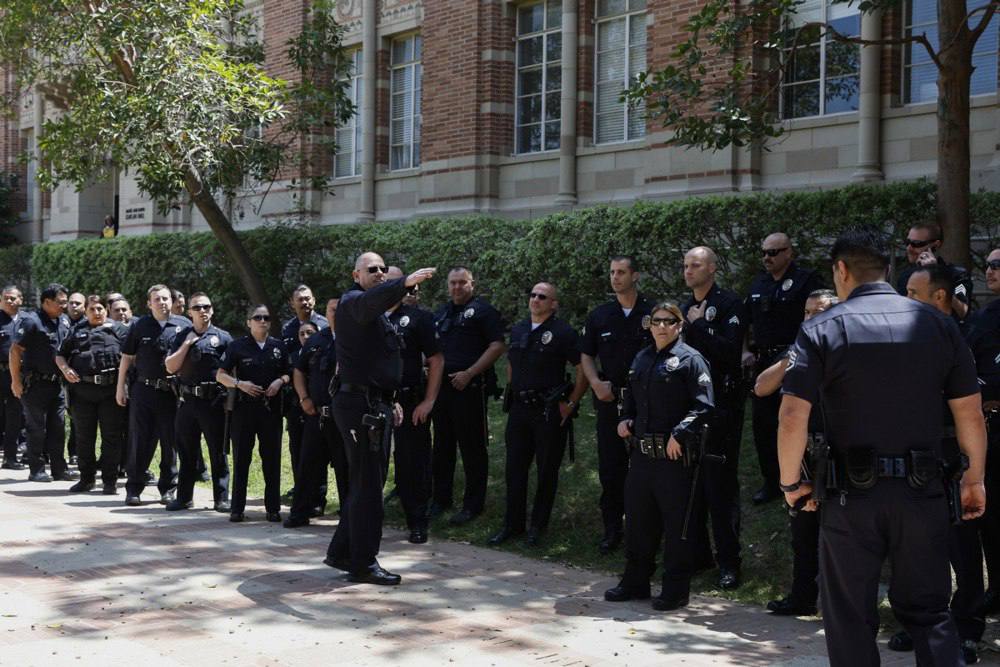 🔴University of California campus.✊