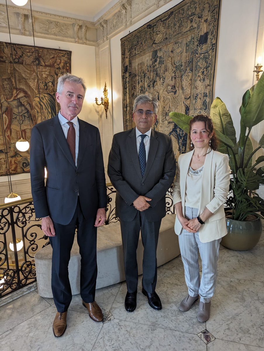 Amb. @AmbSaurabhKumar today had a fruitful exchange with @karel_lannoo and @stebenaglia of @CEPS_thinktank on the huge potential and possible value addition of Think Tank led engagements on the dynamic India-EU relations.