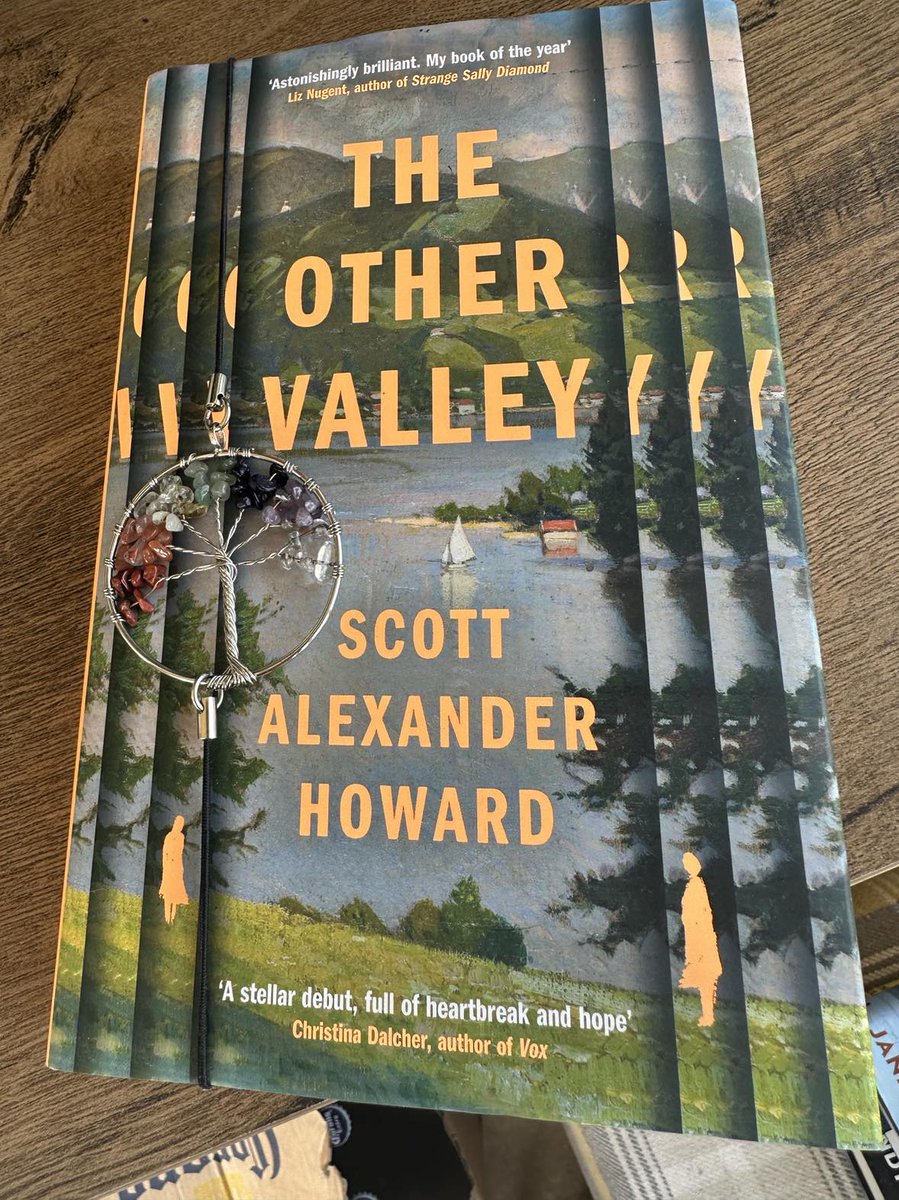 Last night I read almost half of this book in one very large greedy gulp, and I cannot wait to get back to it Outstanding. What a debut! #TheOtherValley #ScottAlexanderHoward @AtlanticBooks