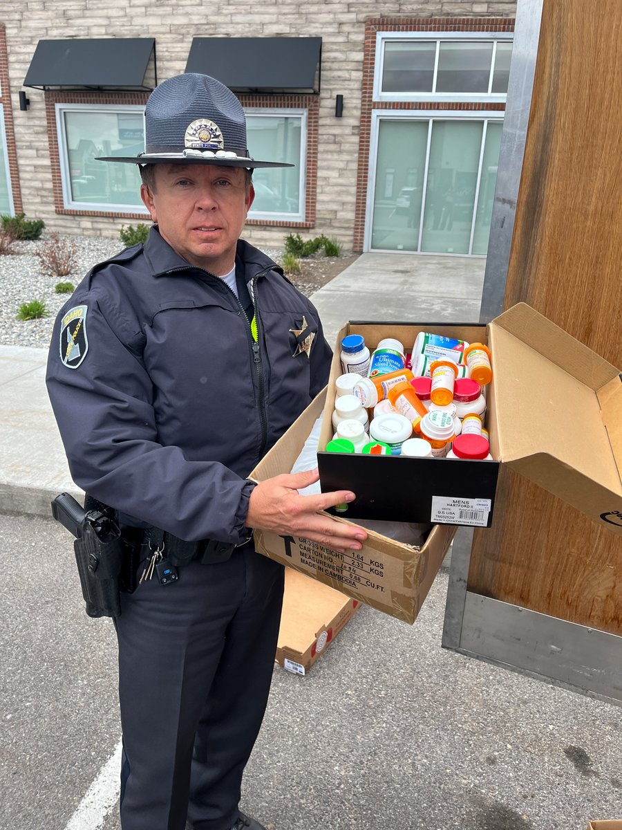 Thanks to all who joined in National Drug Prescription Take Back Day! Your efforts help combat misuse. In 2022, 40,000 Idahoans aged 12+ misused prescription painkillers. Your role in returning unused meds makes Idaho safer. @BonnevilleCSO @IdahoFallsPD @bluecrossidaho