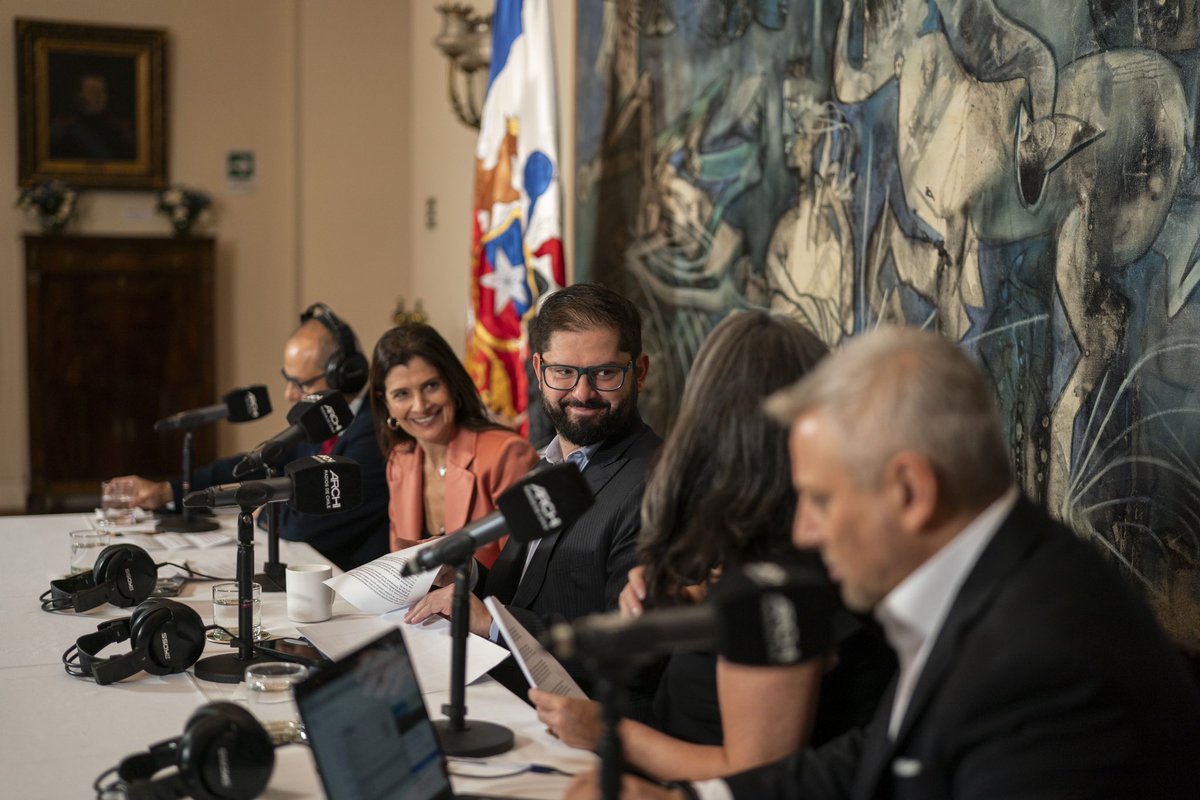 Esta mañana el Presidente @GabrielBoric sostuvo entrevista con @SomosARCHI, con más de 500 radios sintonizadas en vivo. Revisa la entrevista aquí 📲 youtube.com/watch?v=u4mf9j…