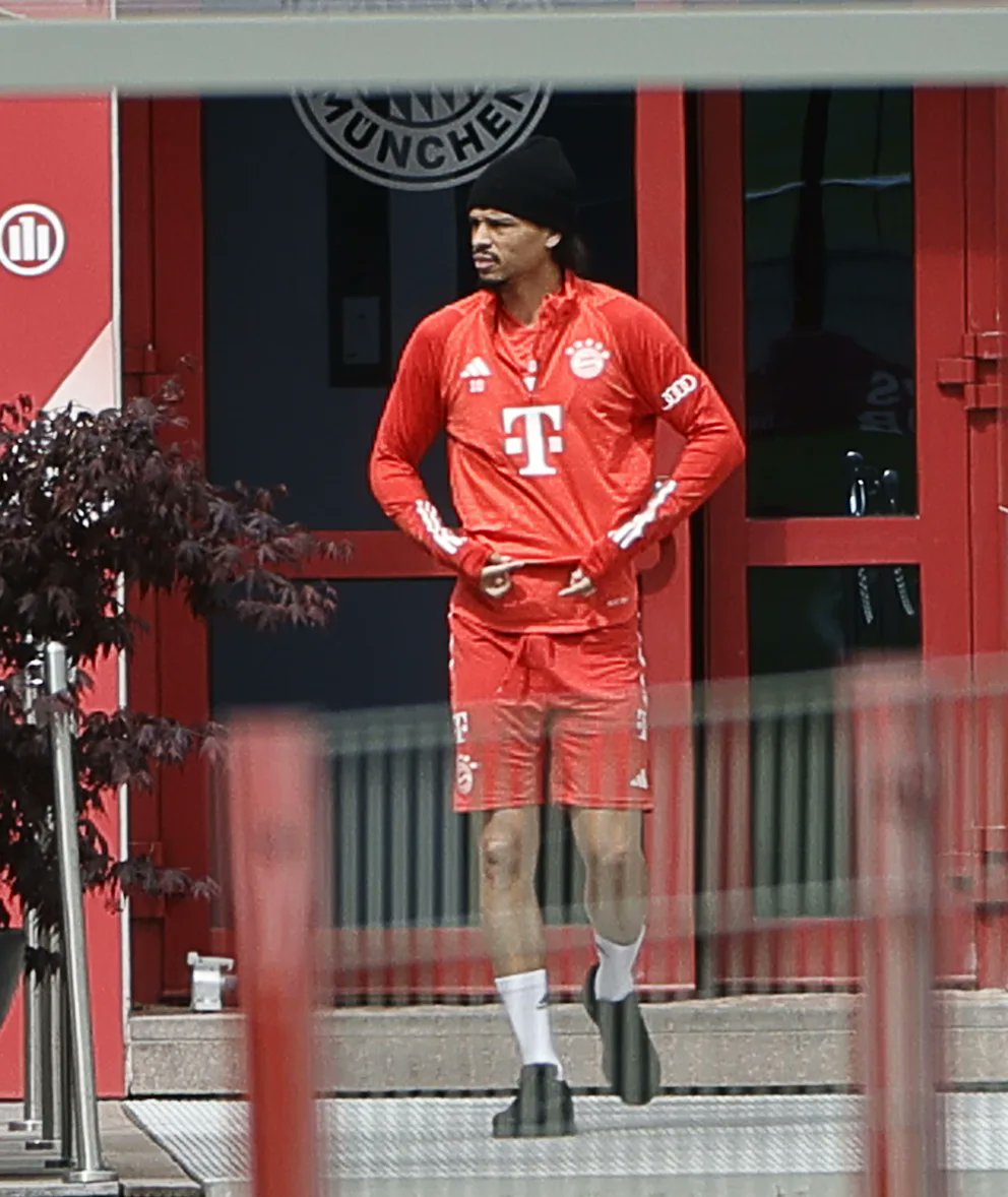 Leroy Sané (persistent pubic bone problems) completed an individual running session today. Sané is trying to get as fit as possible for the second leg against Real Madrid [📸 @BILD]