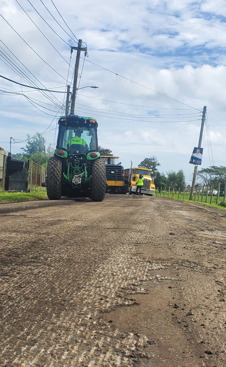 ¡Arecibo y Barceloneta! Anunciamos con José 'Memo' González Mercado y la Secretaria de DTOP el inicio del proyecto de pavimentación de las carreteras 683 y 682 en Garrochales, con un costo de $900,000 dólares.¡Compromiso cumplido y seguimos trabajando!