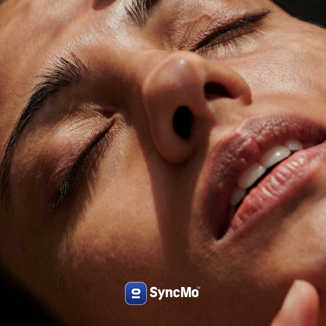 RealSyncMo's tweet image. When it's so good....even your eyebrows are excited!