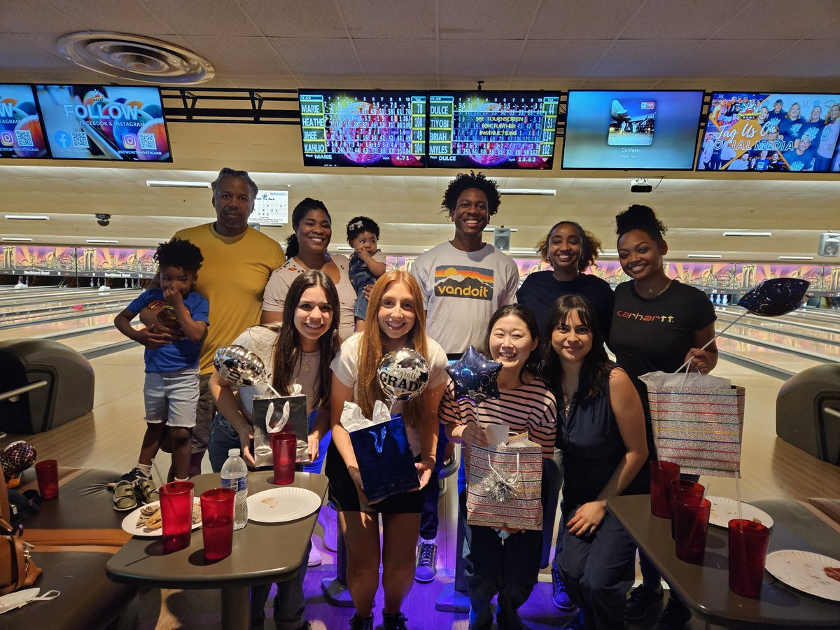 Taking a moment to celebrate our lab member's accomplishments with some bowling and pizza!!🎳