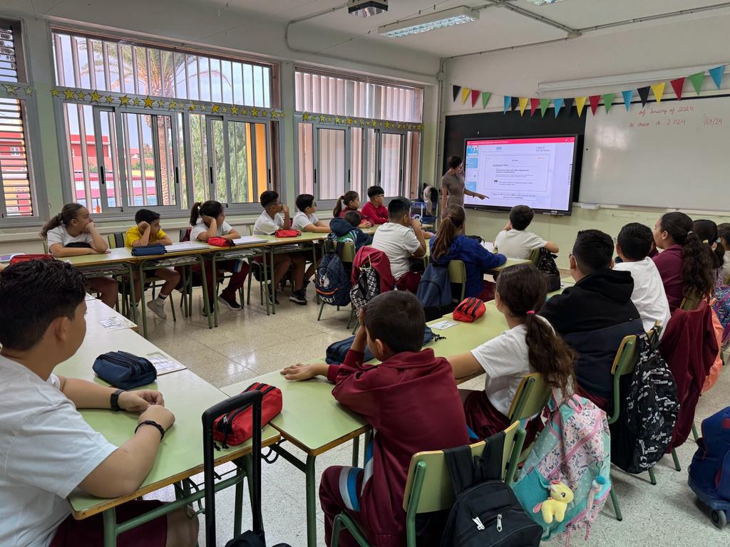 piensayconecta's tweet photo. Desde #ParaPiensaConéctate ofrecemos cursos gratuitos para prevenir, detectar y frenar el #ciberacoso. ¡Más de 1.000 jóvenes se han formado ya este año!👏

¡Solicítalos gratis en https://t.co/S61JUXBLLT!

Esta iniciativa cuenta con el apoyo de @MSocialGob 

🛑 #StopBullying https://t.co/BMyCGQqQmR